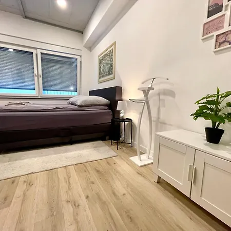 Apartment Neu Wunderschoenenes Weisses Am Schloessle Zentrum Goldstadt Pforzheim
