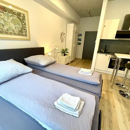 Apartment Neu Wunderschoenenes Weisses Am Schloessle Zentrum Goldstadt *